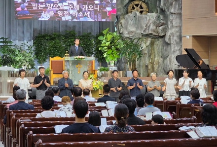 뉴질랜드 탁 바나 목사 초청 연합성회, "기도의 불꽃을 지켜라"…성도들 영적 각성의 시간